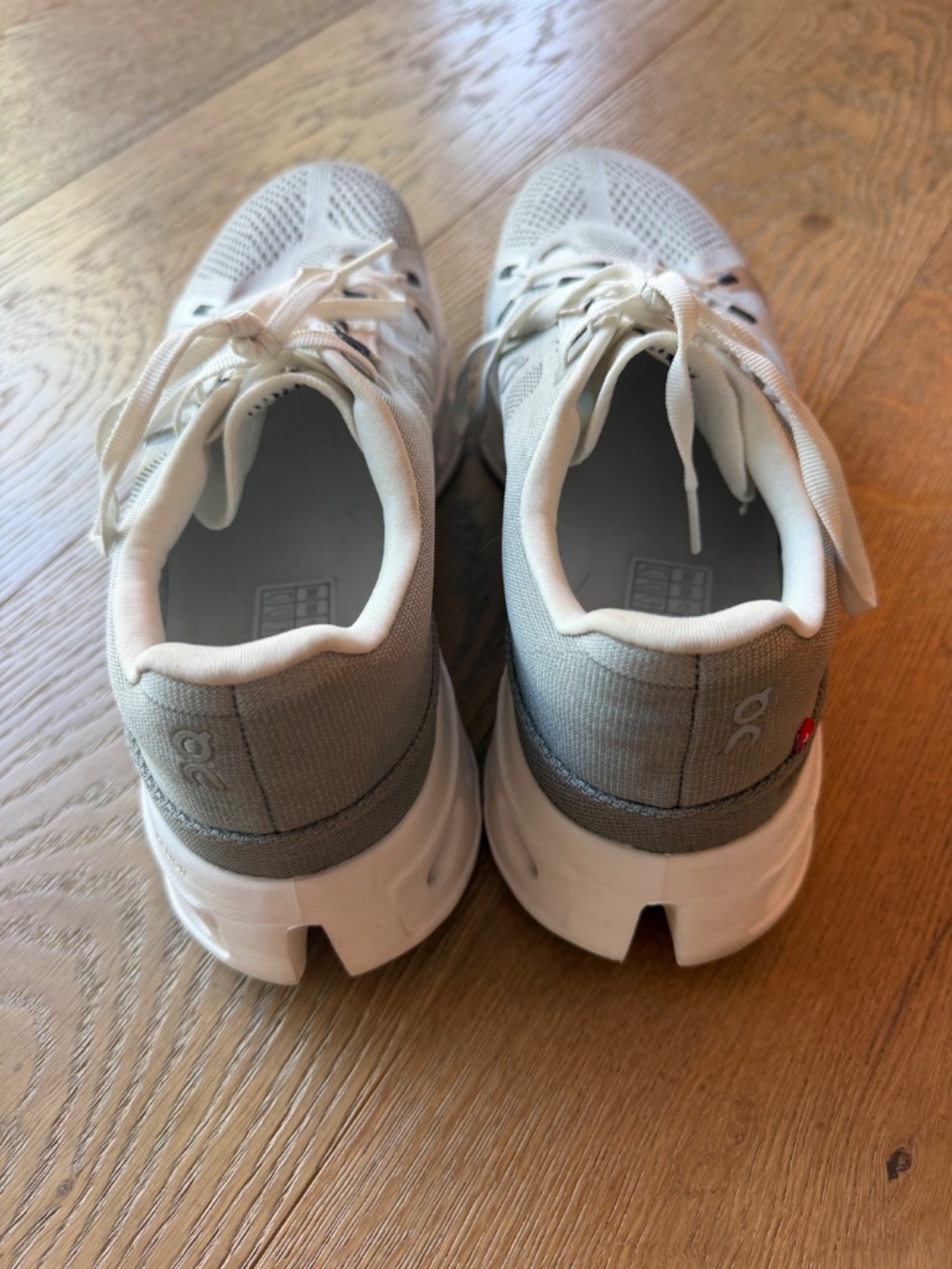 On Clouds Cloudclipse mens sneakers, gray, size 11.5 - Picture 2 of 7